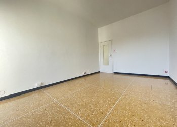 salotto affitto via giglioli marassi genova (2).JP - Apartment Via Giglioli 10, Genova (neighborhood Marassi) - photo 12