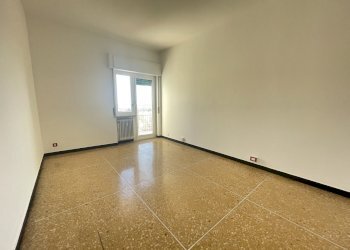 salotto affitto via giglioli marassi genova (3).JP - Apartment Via Giglioli 10, Genova (neighborhood Marassi) - photo 15