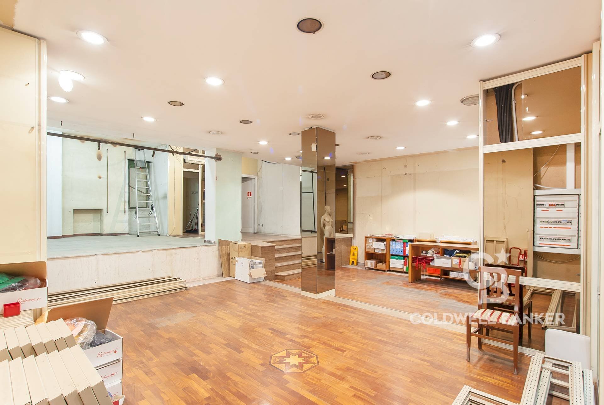 Locale Commerciale Via Rosa Raimondi Garibaldi, Roma (zona Garbatella) - foto 2