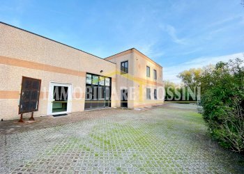 esterno - Capannone via Postumia, 45, Varese - foto 3