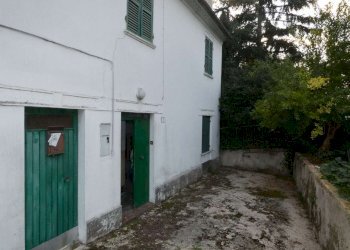 P1000584.jpg - Porzione di casa Belvedere Ostrense - foto 23