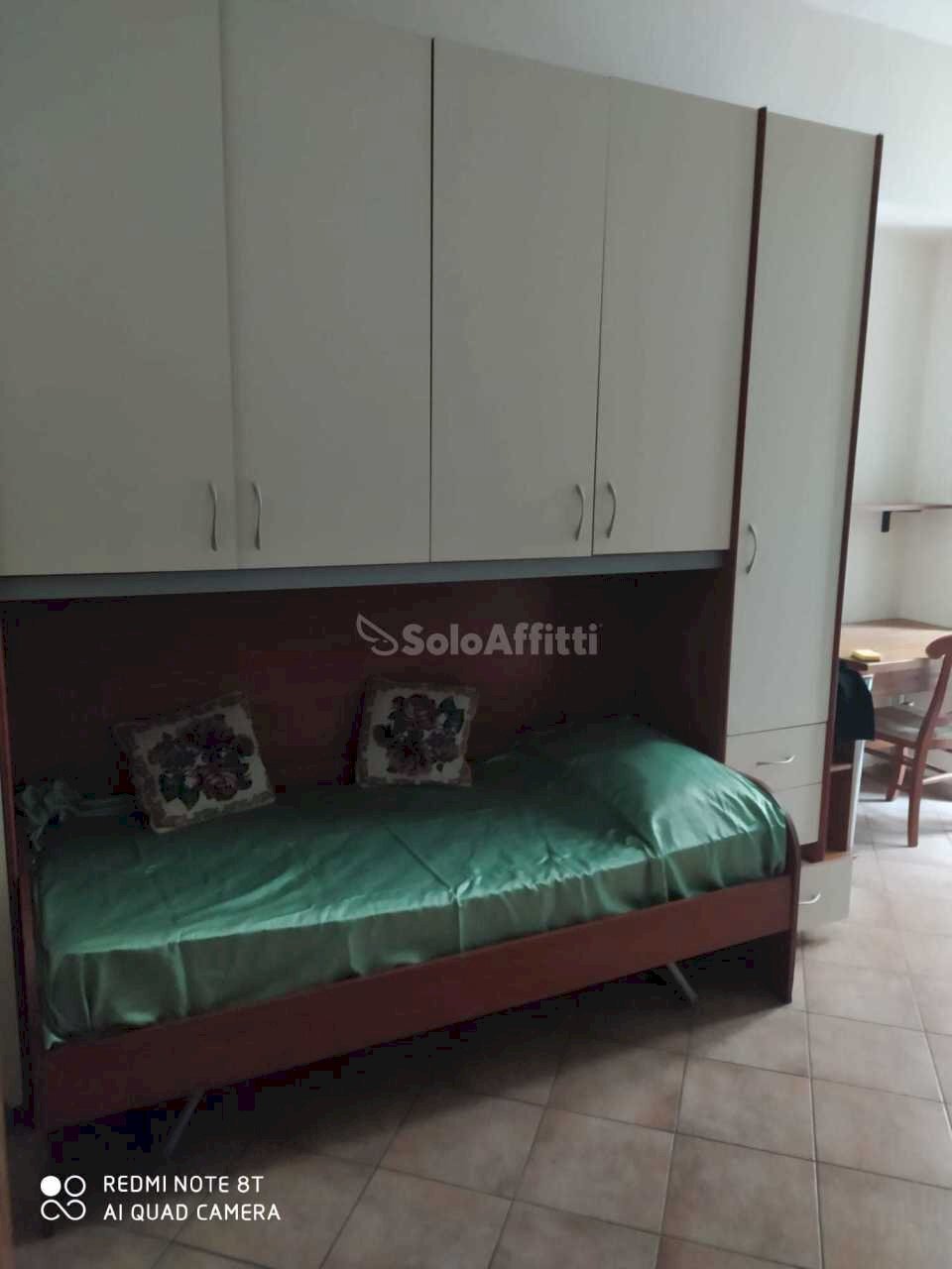 ARMADIO A PONTE CON LETTO SINGOLO.jpg - Monolocale Torino - foto 1