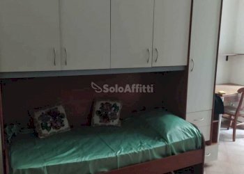 ARMADIO A PONTE CON LETTO SINGOLO.jpg - Monolocale Torino - foto 1