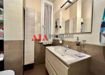 Bagno 1 - Appartamento Via Vittorio Veneto, Pontedera - foto 14