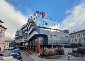 Negozio via Giuseppe Piazzi, 38, Sondrio - foto 1