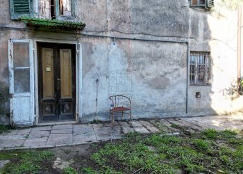 casa colonica da ristrutturare con giardino DJI_02 - Casale Via del Cimitero Diciannovesima 532, Lucca - foto 6