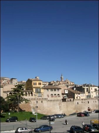 PANORAMA - Bilocale Via Andrea da Jesi 10, Jesi - foto 3