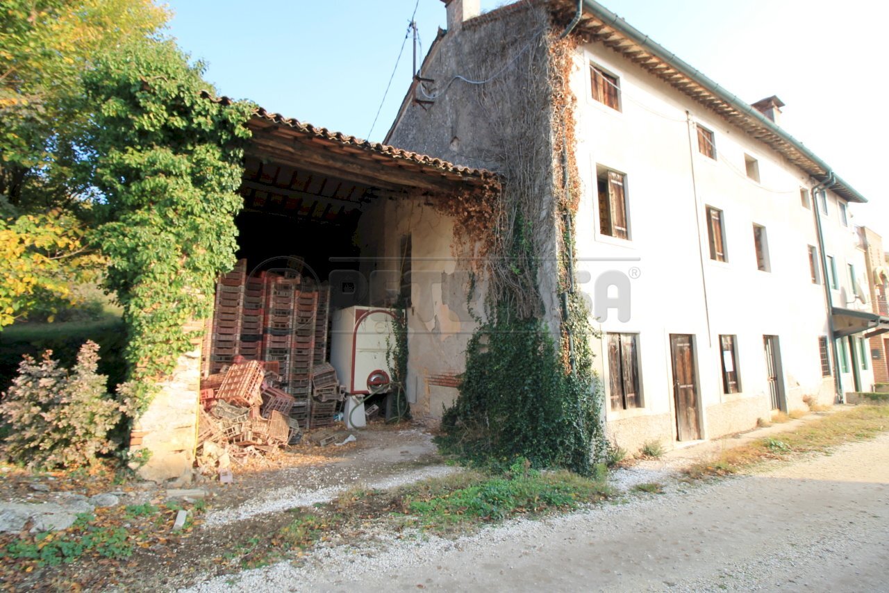 esterno - Rustico Contrada Agugliana snc, Montebello Vicentino - foto 2