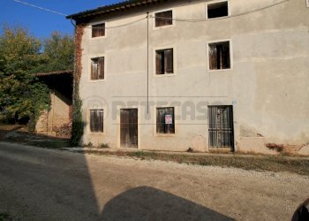 esterno - Rustico Contrada Agugliana snc, Montebello Vicentino - foto 1