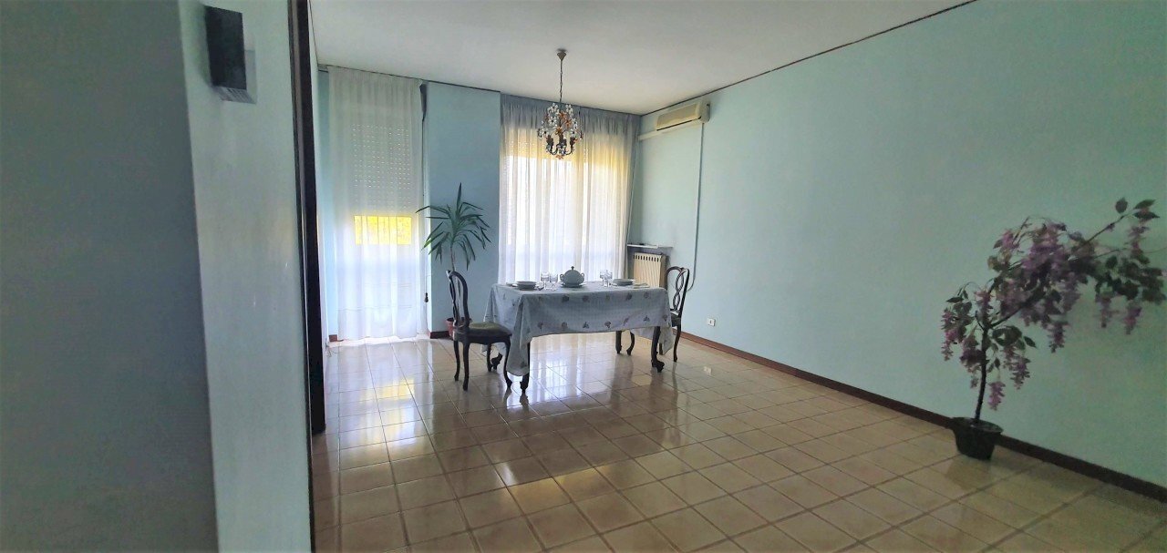 01 soggiorno.jpg - Appartamento via Notari  119, Modena - foto 1