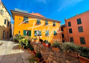 Quadrilocale via Colonna, 55, Portovenere - foto 1