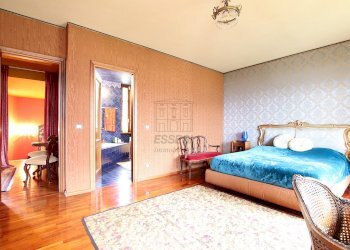 vendesi villa ristrutturata con giardinovendesi vi - Villa Viale Cesare Biondi 68, Barga - foto 19