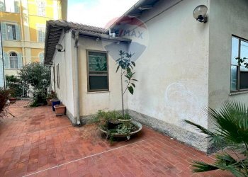 Independent house viale Giacomo Matteotti, 30 
 Porto Maurizio centro, Imperia - photo 3