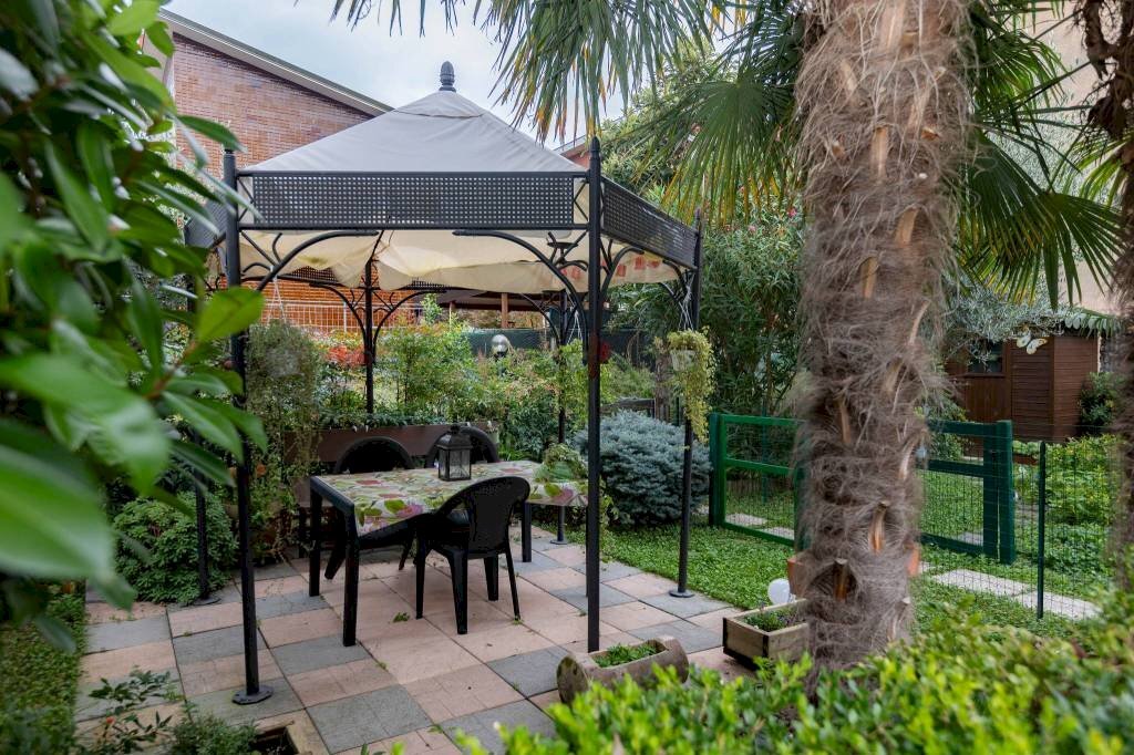 giardino - Villa via Carlo Tenca, 4, Bollate - foto 3