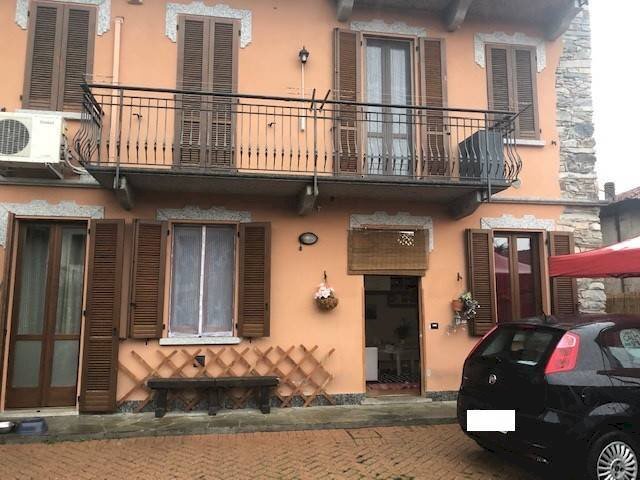 Esterno - Trilocale via Corgeno, 31, Vergiate - foto 1