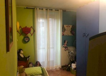 Camera 2 - Trilocale via Corgeno, 31, Vergiate - foto 9