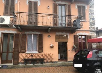 Esterno - Trilocale via Corgeno, 31, Vergiate - foto 1