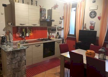 Cucina - Trilocale via Corgeno, 31, Vergiate - foto 2