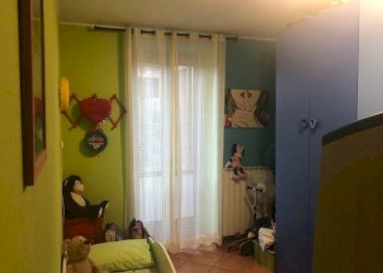 Camera 2 - Trilocale via Corgeno, 31, Vergiate - foto 10