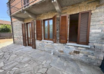 Facciata - Three-room apartment via Corgeno, 31, Vergiate - photo 1