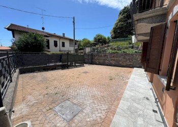 Cortile interno - Three-room apartment via Corgeno, 31, Vergiate - photo 28