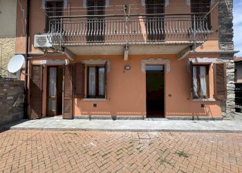 Facciata - Three-room apartment via Corgeno, 31, Vergiate - photo 2