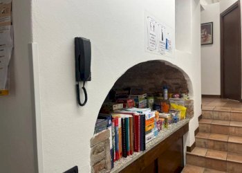 Interno non residenziale - Ufficio via Carlo Cattaneo, 6, Gavirate - foto 32