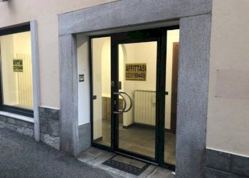Interno palazzo - Ufficio via Carlo Cattaneo, 6, Gavirate - foto 1