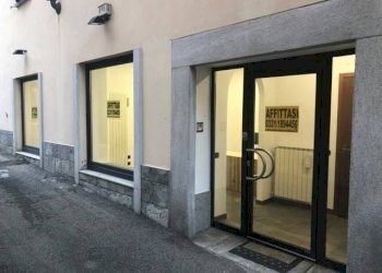 Facciata - Ufficio via Carlo Cattaneo, 6, Gavirate - foto 3