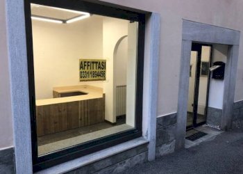 Interno palazzo - Ufficio via Carlo Cattaneo, 6, Gavirate - foto 22