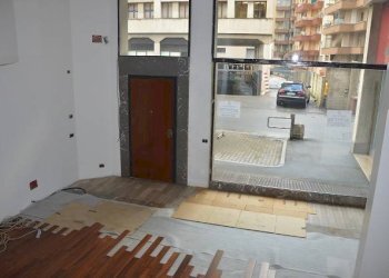 Negozio via Gian Pietro Puricelli, 3, Gallarate - foto 9