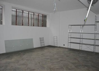 Negozio via Gian Pietro Puricelli, 3, Gallarate - foto 14