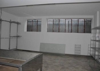 Negozio via Gian Pietro Puricelli, 3, Gallarate - foto 17