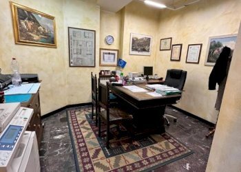 Stanza arredata - Attività Commerciale via Antonio Gramsci, 10, Torino (zona Centro) - foto 25