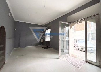 Negozio VIA RE IERONE I L'ETNEO, Siracusa - foto 3