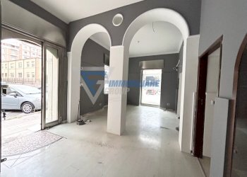 Negozio VIA RE IERONE I L'ETNEO, Siracusa - foto 4