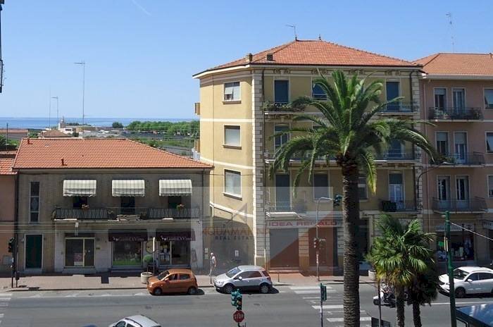 Four-room apartment Vallecrosia - photo 1