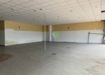 sala espositiva - Commercial Premises Via dei Materassai 13, Livorno - photo 16