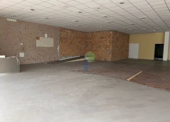 sala espositiva - Commercial Premises Via dei Materassai 13, Livorno - photo 17