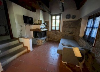 soggiorno abitazione - Agriturismo Licciana Nardi - foto 4