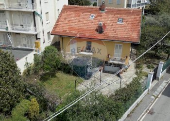 Casa indipendente via San Rocco, 29 
 Grugliasco, Grugliasco - foto 2