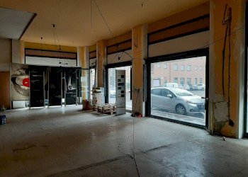 Interno locale - Negozio via Giovanni Amendola, 62, Acqui Terme - foto 1