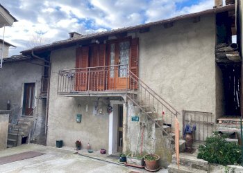 FACCIATA DAVANTI - Casa semi indipendente Borgata Rio Agrevo, 4, Perosa Argentina - foto 2