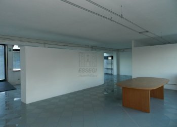 DSCN0376.JPG - Ufficio Via Nuova per Pisa, Lucca - foto 1