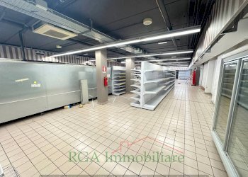 negozio ufficio - Negozio via Giuseppe Verdi, 7, Lallio - foto 1