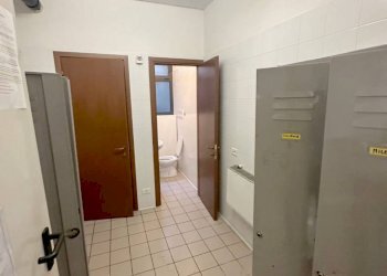 spogliatoi - Negozio via Giuseppe Verdi, 7, Lallio - foto 11