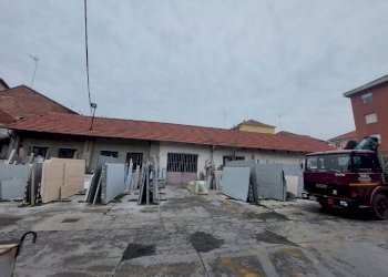 Capannone piazza 1 Maggio, 19, Asti - foto 1