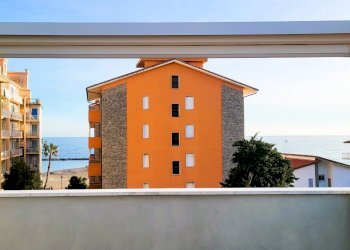 18.jpg - Attico Largo Parodi 4, San Bartolomeo al Mare - foto 26