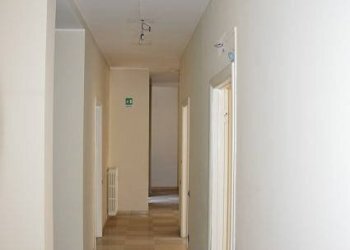 corridoio - Ufficio via Luigi Borghi, 7, Gallarate - foto 6