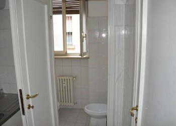 bagno - Ufficio via Luigi Borghi, 7, Gallarate - foto 14